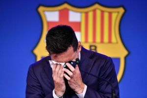 Lionel Messi og FC Barcelona er ikke længere en enhed. Argentineren havde til hensigt at fortsætte i klubben, men en dårlig økonomi spændte endegyldigt ben for det driblestærke fodboldikon.