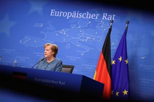 Ikke kun Tyskland, men hele Europa skal forberede sig på afsked med et omdrejningspunkt og en samlingsfigur. Angela Merkel har stået centralt som brobygger gennem finanskrisen, gældskrisen, migrationskrisen, brexit og pandemien. Men nye tiders udfordringer kalder også på ny ledelse, siger både en ekspert og en politiker, der står Merkel nært.