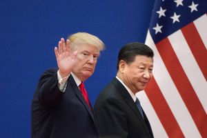 De kinesiske selskaber mistænkes af amerikanerne for at kunne linkes til det kinesiske militær.