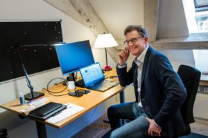 Henrik Vinther Olesen, der aktuelt er medlem af Folketinget som suppleant og ansat i Aarhus Kommune, skal nu som ny kommunikationsdirektør profilere Salling Group.