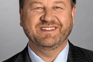 Kendt skatteadvokat modsætter sig udlevering til Tyskland, der vil retsforfølge ham for hans rolle i mammutsag om skatteunddragelse.  