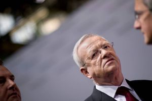 Den øverst ansvarlige for "Dieselgate", VW-chefen Martin Winterkorn, er Tysklands højest betalte erhvervsleder. Spørgsmålet er, om han overlever dagens bestyrelsesmøde.