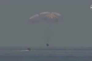 Her lander Spacex i Den Mexicanske Golf. Foto: Nasa