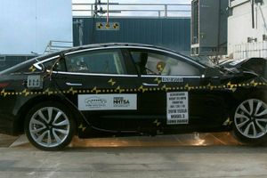 Tesla har overdrevet, hvor sikker Model 3 er. Det er ikke "den sikreste bil nogensinde" selv om den har fået topkarakteren fem stjerner, skriver de amerikanske myndigheder NHTSA som går i rette med producenten. Foto: US NHTSA.