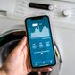 Efter energikrisen er mange elkunder begyndt at følge med i de svingende elpriser. Til gengæld kan det være svært at gennemskue elnetselskabernes bagvedliggende nettariffer, som i visse timer af døgnet koster mere end prisen på den rå strøm. Foto: Ida Marie Odgaard/Ritzau Scanpix