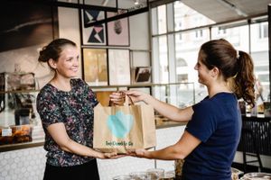 Too Good To Gos direktør Mette Lykke til venstre. Foto: Les Kaner - PR