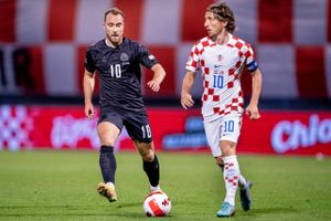 Gruppesejren i Nations League hænger i en tynd tråd efter nederlag i Kroatien på 2-1, orkestreret af Luka Modric.