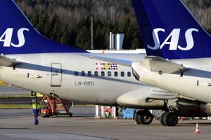 Den svenske regering er godt i gang med salgsprocessen af sin ejerandel i flyselskabet SAS, men den danske regering ser ikke ud til at følge trop.