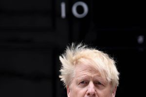 Det Konservative Parti står med et valg, efter at partiets formand og Storbritanniens premierminister, Boris Johnson, i dag meldte ud, at han trækker sig. 