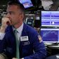 Bekymringen har bredt sig på flere af de internationale børser som her på Wall Street. Aktiemarkedet balancerer på en knivæg i øjeblikket.