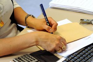 Hvis produktiviteten i den offentlige sektor øges med 10 pct., vil det ifølge Produktivitetskommissionen kunne sænke skatten med 10.500 kr. om året for den enkelte borger. Cepos anbefaler, at topskatten skal forsvinde, mens selskabsskatten halveres.