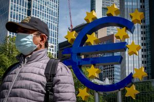 Coronakrisen har tvunget ECB til at lade seddelpressen rotere, så centralbanken kan spænde et sikkerhedsnet ud under eurolandene, indtil pandemien er overvundet. Foto: AP/Michael Probst