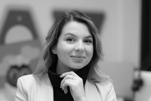 Alexandra Ciobotaru, produktchef i Novorésumé og vært på podcasten Femme Lead