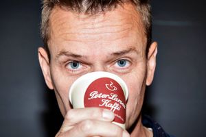 Viborg-baserede Peter Larsen Kaffe henter millioner hjem på bundlinjen. Dog er selskabet mærket af forbrugernes stigende forkærlighed for kaffekapsler.