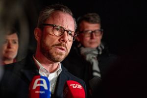 Det er »beskæmmende«, hvis Jakob Ellemann-Jensen ender med at frede statsministeren for at få ministerbiler, siger Pernille Vermund, mens Inger Støjberg påpeger, at Ellemann selv var med i en fælles, blå pressemeddelelse om minksagen. 