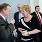 Statsminister Lars Løkke Rasmussen og LO-formand Lizette Risgaard indgik sammen med arbejdsgiverne i dag en ny trepartsaftale, der skal give 10.000 flere praktikpladser i 2025. Spørgsmålet bliver, hvor langt frivilligheden rækker. Foto: Polfoto