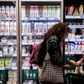 Alle fem indikatorer, der bruges til beregning af forbrugertilliden, er steget siden sidste måned, viser tal fra Danmarks Statistik. Arkrivfoto