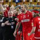 Nikolaj Jacobsen har tidligere set Henrik Møllgaard (i midten) vende hjem til den danske liga uden at falde i niveau. Om knap halvandet år følger Mikkel Hansen (til højre) efter. Arkivfoto: Mohamed Abd El Ghany/Reuters