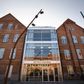 Den første retssag i byggekartelsagen har været for Retten i Hillerød onsdag. Yderligere seks sager skal forbi domstolene, fordi firmaerne nægter at betale bagmandspolitiets bødeforlæg.
