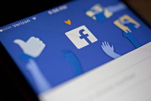 Facebook vil nu udrulle sin videotjeneste Watch ud til hele verden. Foto: Bloomberg foto af Andrew Harrer.
