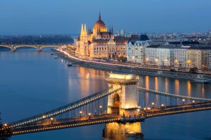 Budapest er en af de byer i den gamle Warsazawapagt, hvor man finder flest gode spisesteder. Også uden Michelinstjerner. Foto: Getty Images.