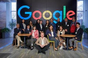 Gennem den seneste halve snes år har 40-årige Klaus Wehage både arbejdet og drevet virksomhed i Silicon Valley. Her lærer han virksomheder, store som små, at tænke globalt.