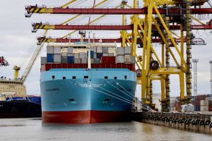 Mærsk har solgt sin ejerandel af det russiske havneselskab Global Ports. Køberen er en russisk partner, som rederiet har arbejdet sammen med i flere år. 