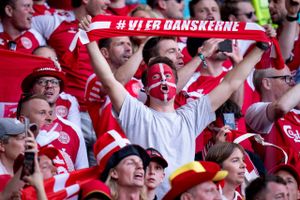 Uge 25: Sommerferieperioden starter og Danmark møder Rusland i EM i fodbold. 