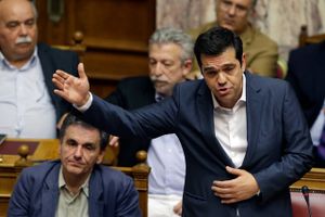 Grækenlands premierminister Alexis Tsipras taler til parlamentet, der endte med at stemme ja til de forhadte reformer.