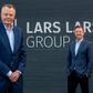 Bestyrelsesformand Jacob Brunsborg (th.) og adm. direktør Jesper Lund (tv.) har en offensiv strategi om nye investeringer i familiekoncernen Lars Larsen Group. Næste mål i den plan er Formuepleje. Foto: Joachim Ladefoged