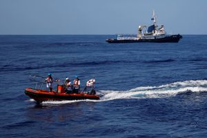Mens de fleste redningsskibe i Middelhavet har opgivet deres missioner, tager skibet ”Mare Jonio” nu kampen op mod den italienske indenrigsminister Matteo Salvinis stramme kurs over for migranter.