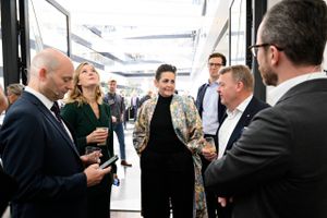 Det kan koste SF livet, hvis partiet går ind i et regeringssamarbejde hen over midten, lyder advarslen fra partiets bagland. En bred regering er ellers, hvad Mette Frederiksen vil forsøge at skabe, når forhandlingerne begynder fredag.
