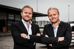 Tvillingerne Thomas (tv) og Ulrich Cort Hansen (th), der i står i spidsen for Takeout Group, vil nu ekspandere. Familievirksomheden blev stiftet i 2001 og er ejet og drevet af tvillingerne samt to yderligere brødre. Foto: PR