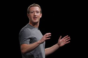 Mark Zuckerberg vil holde sammen på globaliseringen med Facebook som social lim - eksperter rynker panden. Foto: AP Photo/Manu Fernadez