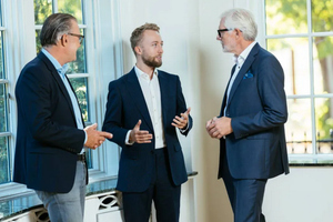 Bastian Larsen (i midten), adm. direktør, Blackwood Ventures, Simon Stampe, tv., og Claus Stenbæk Foto: Claus Sall
