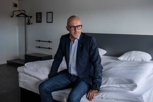 Danske virksomheder er gået i kriseberedskab i forventning om lang tid med coronaproblemer. Droppede investeringer, tredobbelte budgetter og hurtigere omstilling er nogle af værktøjerne.