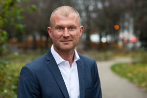 Portræt: Carsten Topholt begynder i december som finansdirektør i TV 2. Han vil være knivskarp og parat til at gennemføre de nødvendige forandringer i den konkurrence, TV 2 befinder sig i. 