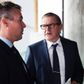 Erhvervs- og vækstminister Henrik Sass Larsen (S) og Nationalbankdirektør Lars Rohde er uenige om, hvorvidt der tegner sig en boble på boligmarkedet.