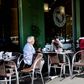 Det er afgørende vigtigt med en åbning, hvor restauranter, caféer og barer får adgang til at tage imod gæster med henblik på at redde arbejdspladser og forhindre konkurser, lyder opråbet fra Danske Restauranter & Caféer, Landbrug & Fødevarer, Vin & Spiritus Organisationen i Danmark og Bryggeriforeningen. Arkivfoto: Tobias Selnæs Markussen