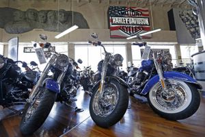 Den spirende handelskrig mellem USA og Europa får nu ikoniske Harley-Davidson til at flytte produktion ud.