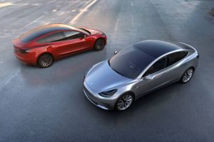 Model 3 bliver den billigste Tesla med priser fra 35.000 dollars. Bilen har ifølge Tesla-chef Elon Musk plads til fem voksne.