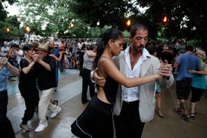Plaza Dorrego danner rammer om udendørs tango. Foto: Yadid Levy