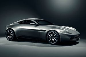 Kinas rigeste mand og Aston Martin vil introducere taghæftet solcellefilm i privatbiler.