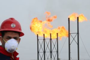 På trods af en historisk aftale om at begrænse olieproduktion, har oliemarkedet taget hul på ugen med faldende priser. Foto: Reuters/Essam Al-Sudani