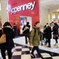 Hvis ikke den amerikanske varehuskæde J.C. Penney formår at overbevise sine aktionærer om en redningsplan, der skal redde firmaet fra konkurs, står investeringsvirksomheden Sycamore Partners klar til at overtage virksomheden, skriver Reuters ifølge anonyme kilder. Foto: AP Photo/Mark Lennihan, File.