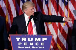 Donald Trump holder sejrstale den 8. november. Alt tyder nu på, at den kommende præsident vil gøre alvor af sin protektionisme. Blandt andet ved at trække USA ud af TPP. Foto: AP Photo/John Locher