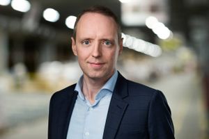 Salling Group får ny topchef allerede om en måned. Da fratræder Per Bank og overlader jobbet som adm. direktør til Anders Hagh. 