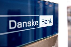 Onsdag rettede Finanstilsynets direktør, Jesper Berg, en hård kritik mod Danske Bank for ved flere lejligheder at have givet misvisende forklaringer til tilsynet. Det skete på baggrund af storbankens egen interne undersøgelse af hvidvask i bankens filial i Estland. 