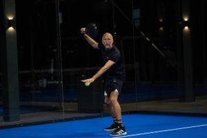Cult-stifter Brian Sørensen har kastet et trecifret millionbeløb i den hurtigtvoksende sport padeltennis. Selvom selskabet bag endnu ikke har tjent penge, forventer Brian Sørensen at investere yderligere i den hurtigtvoksende sport.