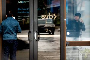 Flere danske pensionsselskaber havde investeret mindre beløb i Silicon Valley Bank, viser gennemgang af beholdningerne. 